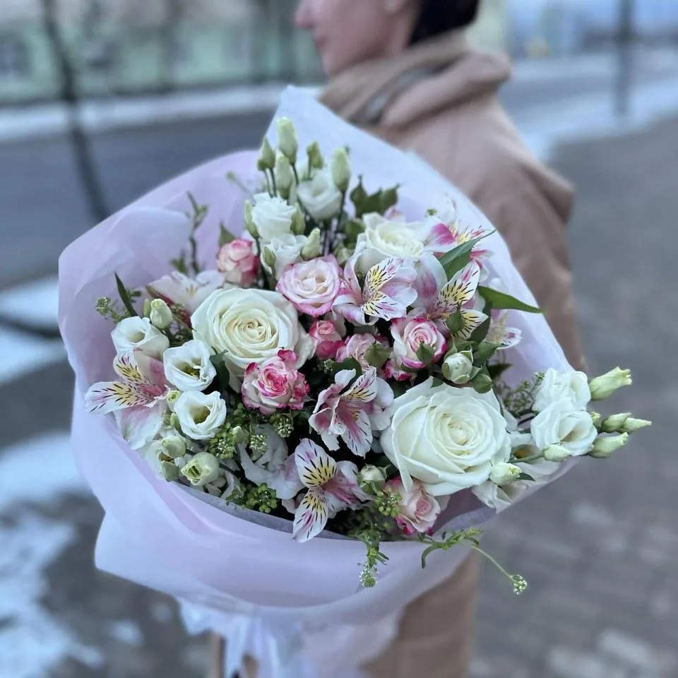 Пышный составной букет