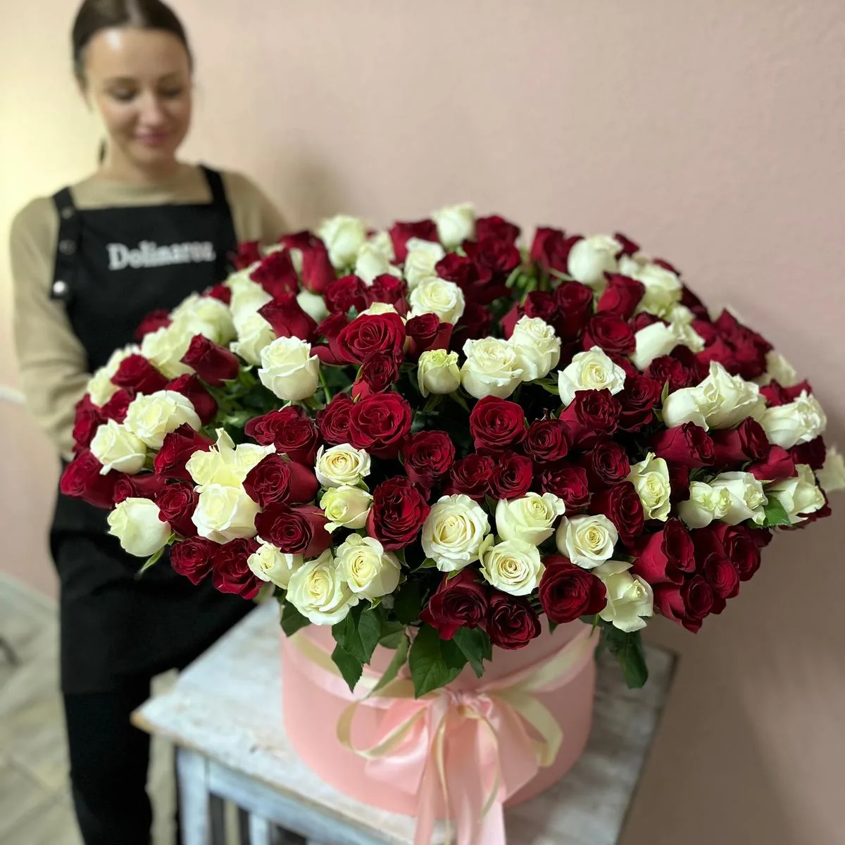 Цветы в коробке «Знатная»