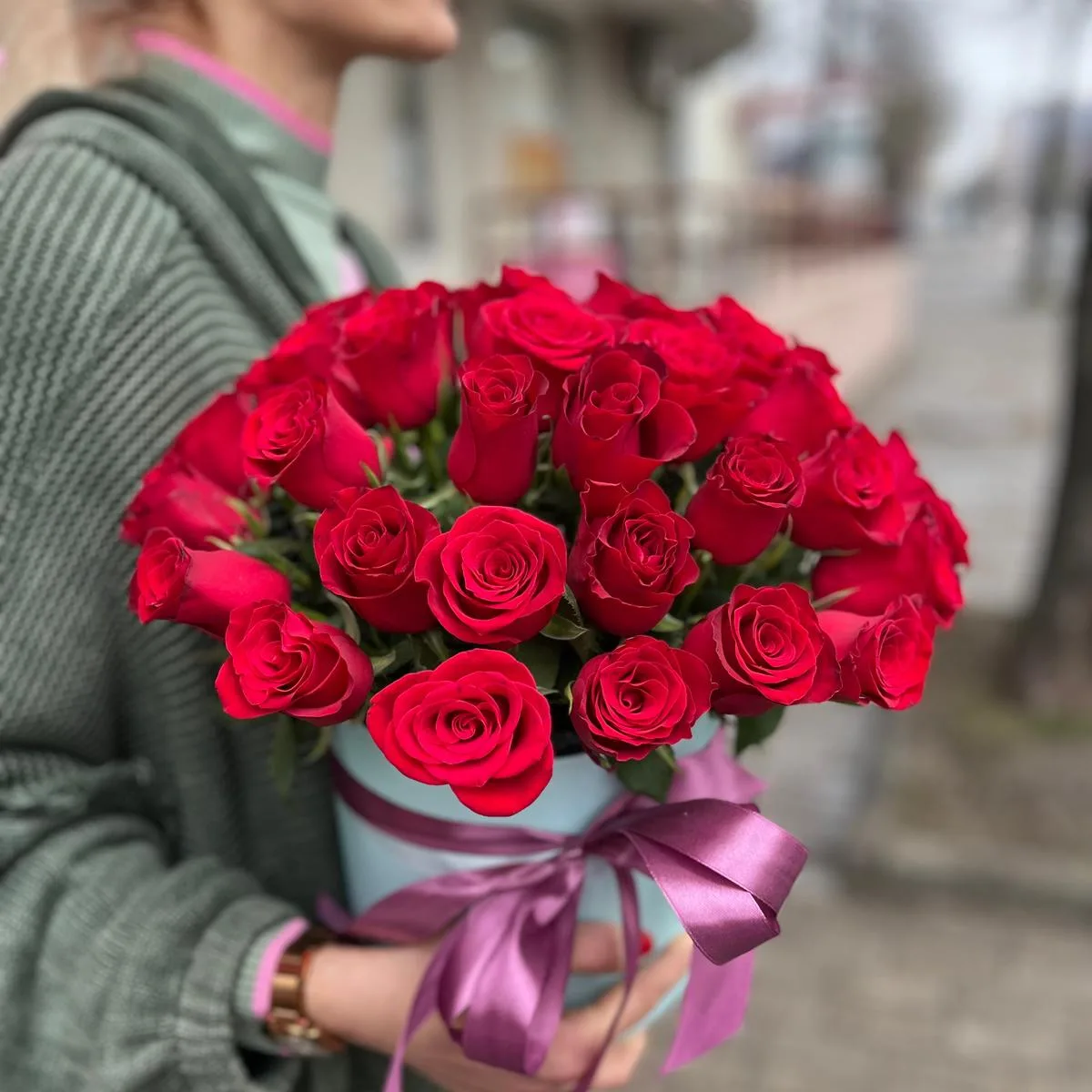 Цветы в коробке «Миледи» 41 роза